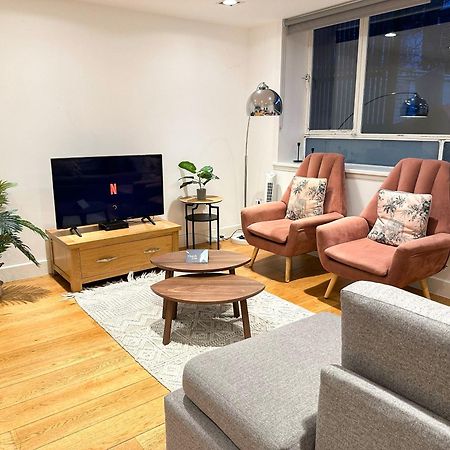 Chic 3 Bedroom Flat With Private Terrace In Holloway Near Finsbury Park Лондон Екстериор снимка