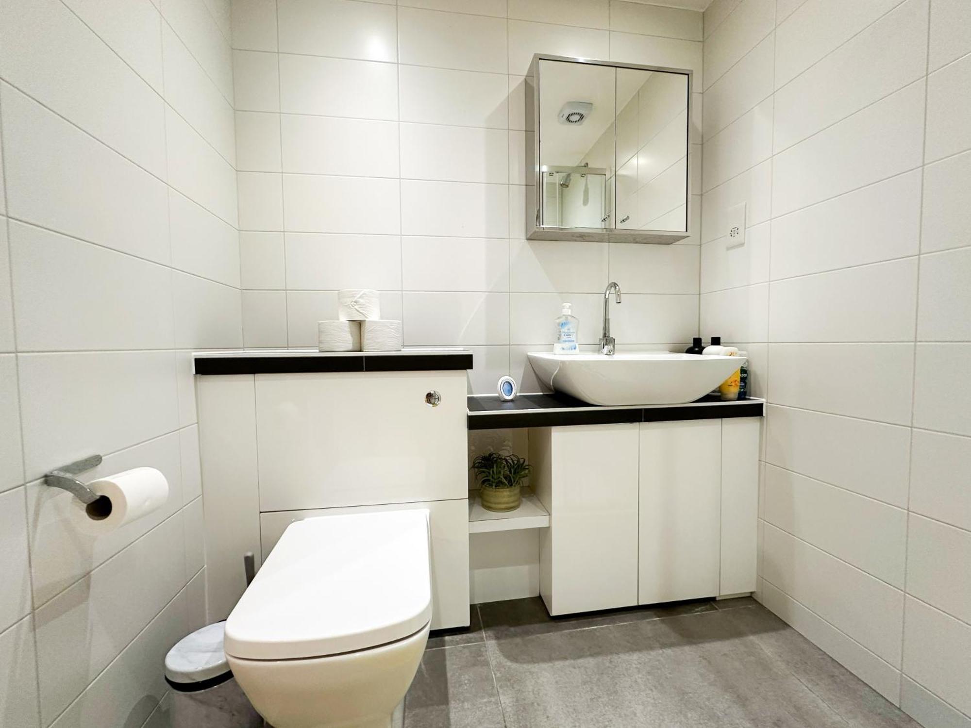 Chic 3 Bedroom Flat With Private Terrace In Holloway Near Finsbury Park Лондон Екстериор снимка