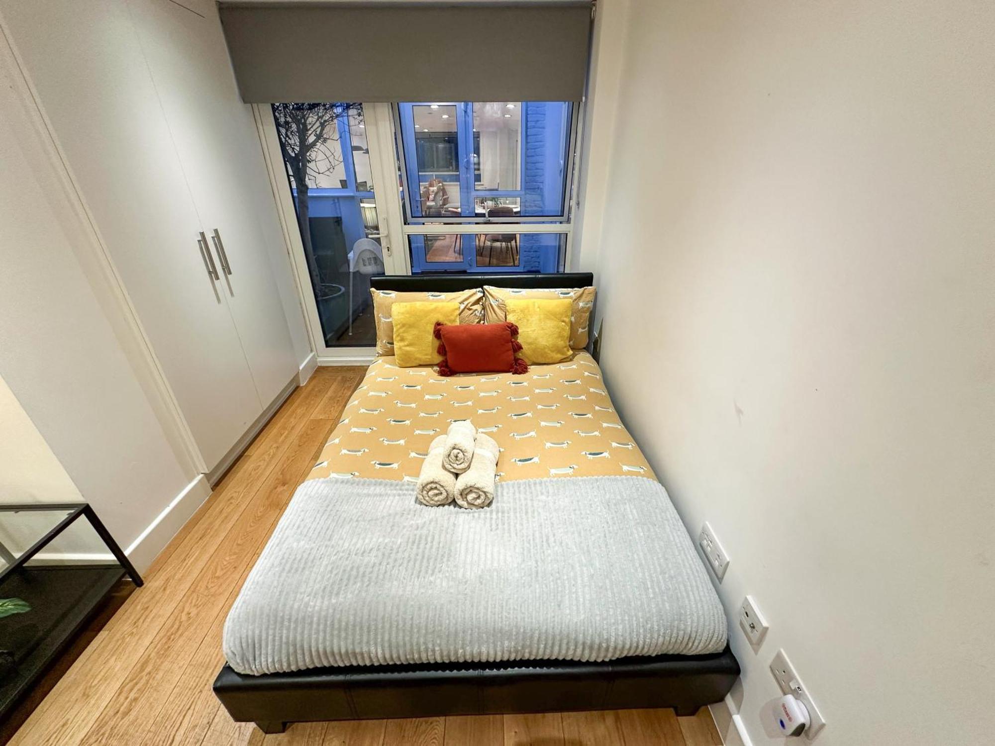 Chic 3 Bedroom Flat With Private Terrace In Holloway Near Finsbury Park Лондон Екстериор снимка